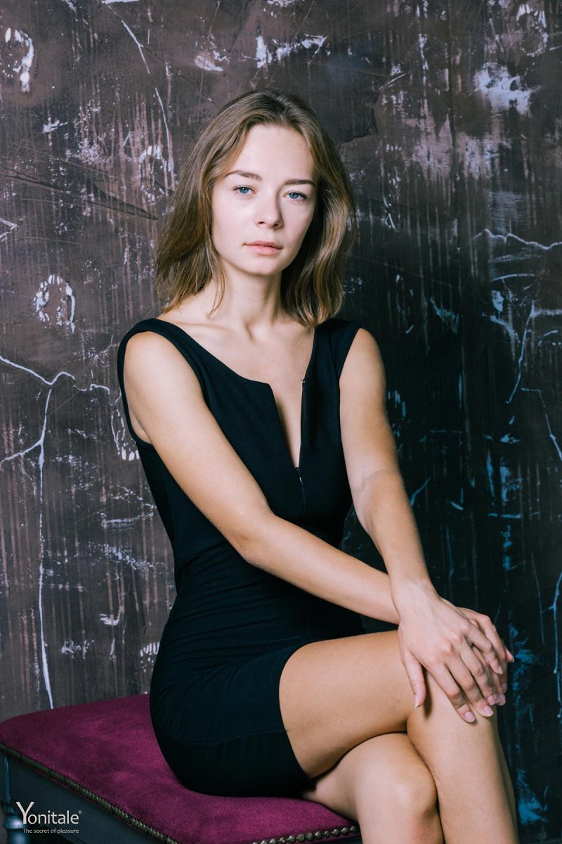 Аринка, 27